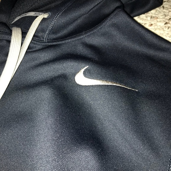 NWT Nike Therma-Fit hoodie (men’s small) - Picture 3 of 6